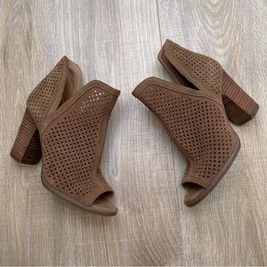 LUCKY BRAND heeled booties peep toe laser cut perforated boot sandals